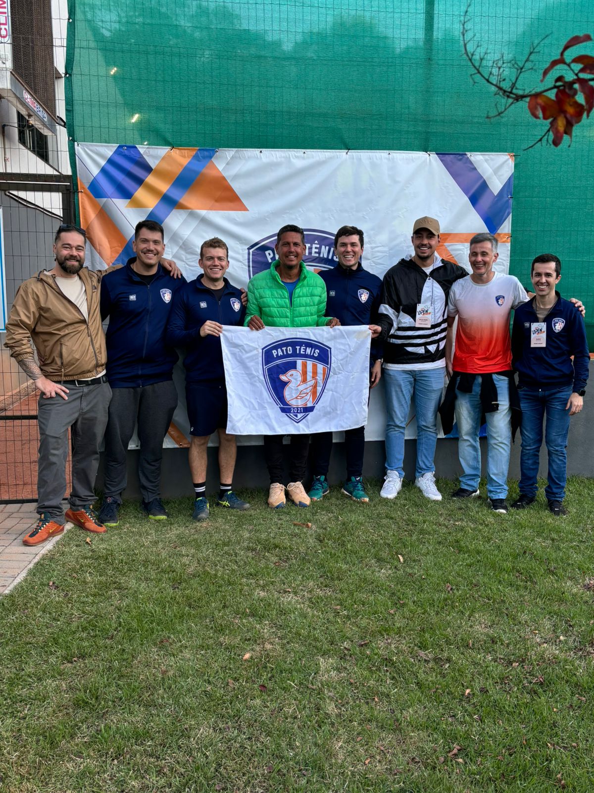 Equipe da Associação Pato Tênis reunida em Pato Branco